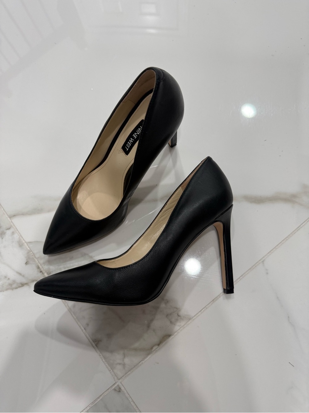 Nine West Black Leather Pointed-Toe High Heel Pumps